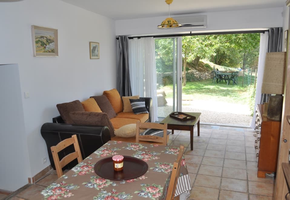 Gîte au vert avec jardin clos et piscine à partager, La Tour-d'Aigues - Photo 1