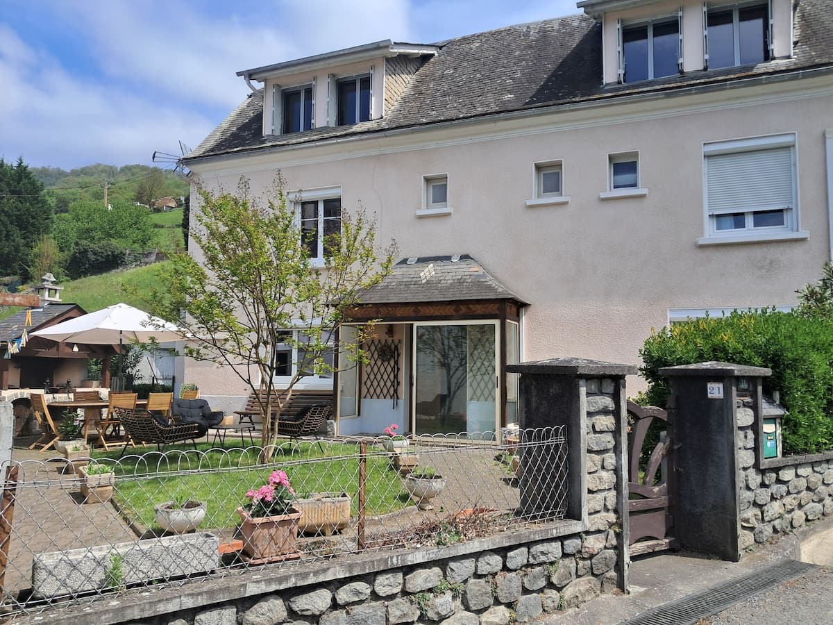 Gîte Maison familiale 5 chambres à Beaucens, vue montagne, Hautes Pyrénées, Argeles-Gazost - Photo 1