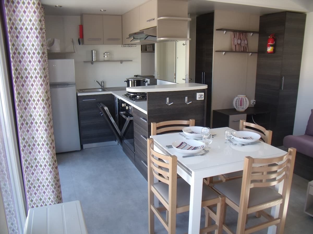 Mobil-home climatisé, parking gratuit, aux Mathes en Charente-Maritime - Photo 8