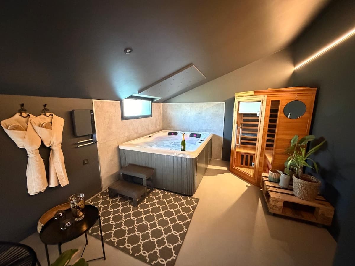 Suite Napoléon, jacuzzi et sauna près de Rennes - Photo 6